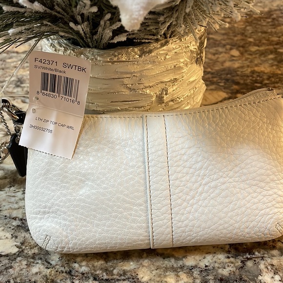 NWT Coach Pebble Leather Wristlet/ Mini Bag - Picture 5 of 6